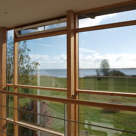 בית נופש Glashaus Direkt Am Mueritzufer *