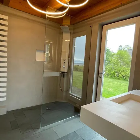 בית נופש Glashaus Direkt Am Mueritzufer